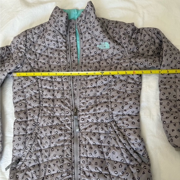 The North Face leopard Patterned Jacket - Picture 4 of 9